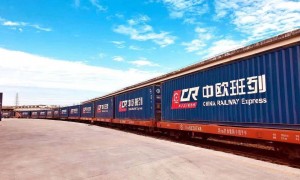 北约已与俄开打？90%中欧班列停摆，王毅外长直飞波兰，当面讨一个说法