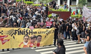 一听我大使要离任辞别，马科斯躲不下去了，中菲关系恐被动降级？