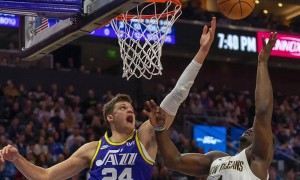 仅一夜！湖人爵士进行2换1交易，24岁内线将辅助东契奇，盖帽王补3大痛点！