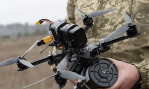 俄乌激战1320天：6大“战场摇滚”奏响，乌克兰后方“冻”局，胜负谁主？