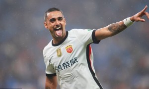 拒掉队！中超榜首三强齐赢球悬念依旧 未来两轮或有全新变化