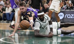 东契奇41+9字母空砍32+10 湖人胜雄鹿结束五连客