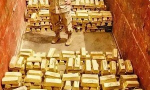 萨达姆孙子东山再起，携带10万大军气势汹汹，让美国归还60吨黄金