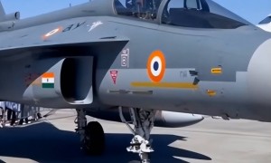 迪拜航展，印度“光辉”战斗机坠毁，飞行员没能弹出来