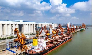 10年前的大桥被重启，金正恩意识到，中国这趟车再不上就来不及了