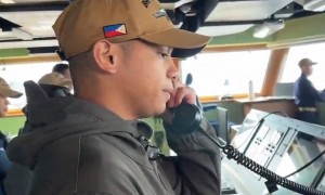 距离仅剩65公里！054A舰艇紧逼菲律宾海岸线，马尼拉湾西侧发生激烈对峙！