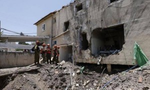 以色列遭袭，百万人避难！胡塞要5000亿美元灭以，中国警告应验