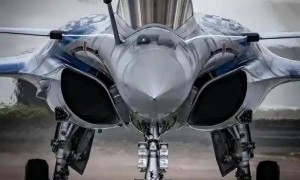 英媒披露惊人消息：印军阵风战机折损严重，4架遭击落！巴铁歼-10已手下留情