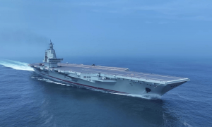 美军舰载激光武器一开火，宙斯盾雷达必须停机！055大驱完美解决