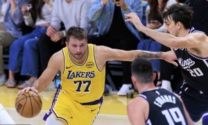 原创 
            季前赛总结：新版火箭一枝独秀 老詹告病湖人混日子？