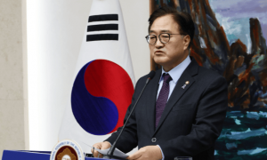 李在明后悔莫及，错失了一次改写韩国历史机会，时隔7年，韩国议长与朝鲜领导人碰面