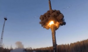 战斧即将到手，泽连斯基信心大增！普京求援中朝伊，保卫战一触即发？