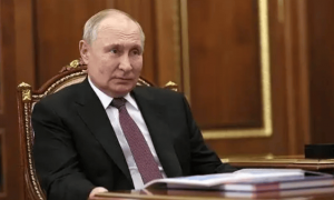 泽连斯基有大动作？乌军轰炸俄罗斯大坝引发洪水！关键时刻，普京宣布世界独一无二导弹