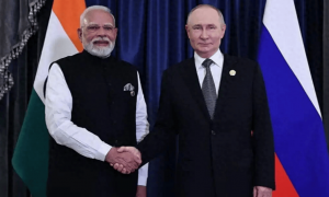 特朗普刚和普京翻脸，莫迪就“背刺”俄罗斯，中国态度让人意外