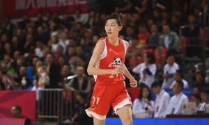 原创 
            恭喜！中国女篮2米07王牌再闪耀：18分钟轰24+8，夺双冠再留洋？