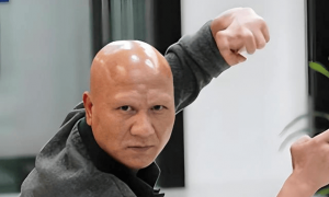 著名演员计春华：演了一辈子坏人，被称为“国宝级的坏蛋”，却娶了还珠格格中最美的她