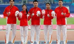 全运会赛场公开恋情 何锦櫶亲吻刘峡君并合影(图)