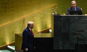 特朗普对俄“态度突变”后，俄美外长在纽约会晤